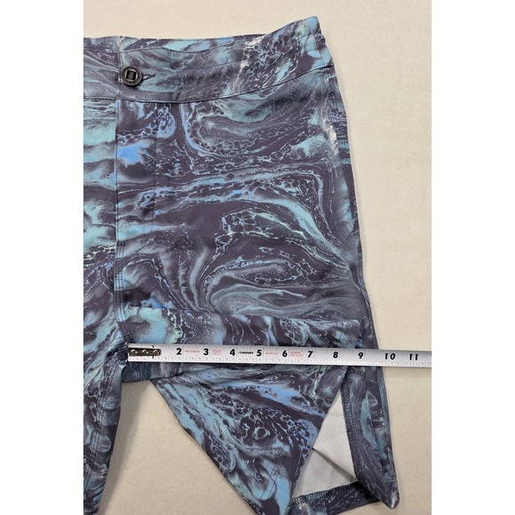 Huk Hybrid Shorts Men 32 LIMITED USE Performance Fishing Pockets Blue Water Camo - Picture 3 of 9